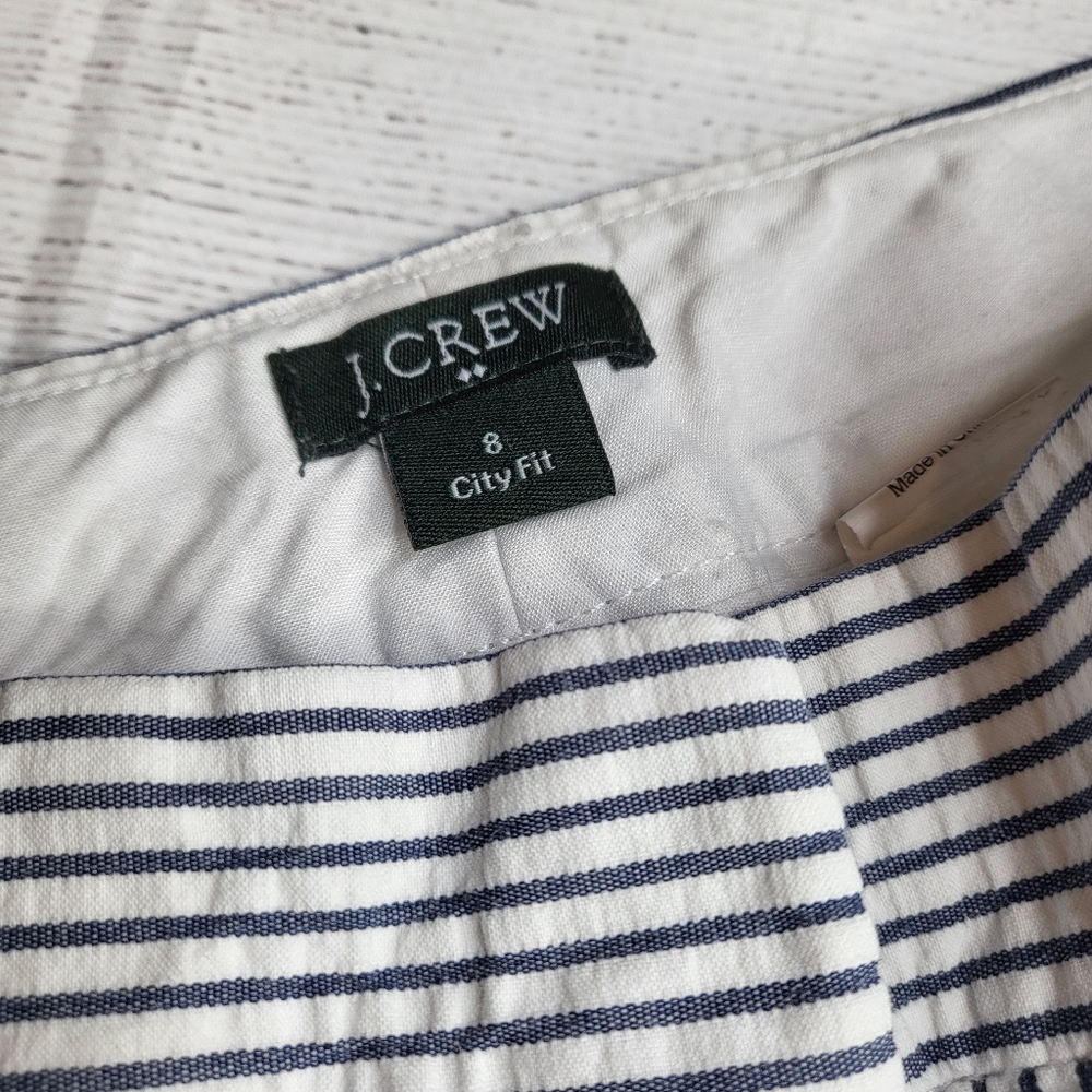 J.Crew Blue and White Searsucker Bermuda Short City Fit Size 8 - Picture 2 of 7